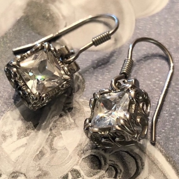 Silpada Sterling Silver CZ Uptown Earrings - Picture 2 of 13